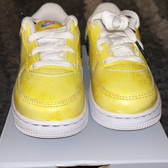 BRAND NEW. NIKE AIR FORCE 1. - Picture 2 of 6